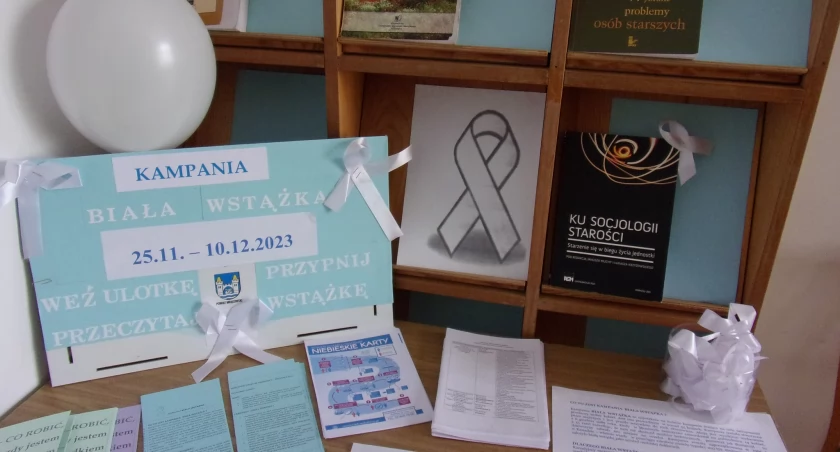 Wystawa z Białą Wstążką w Blibliotece Pedagogicznej w Mrągowie
