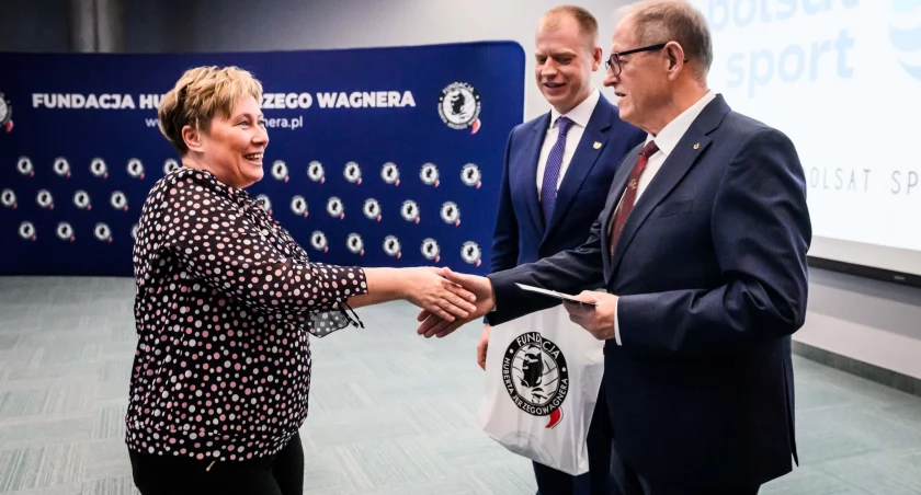 Trenerka UKS Bad-Max z Honorową Odznaką Polskiego Związku Piłki Siatkowej