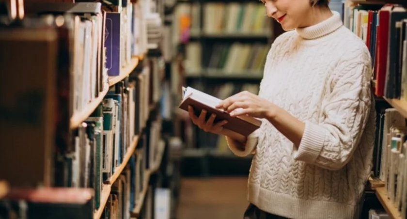 Zaczytane ferie w bibliotece w Mikołajkach