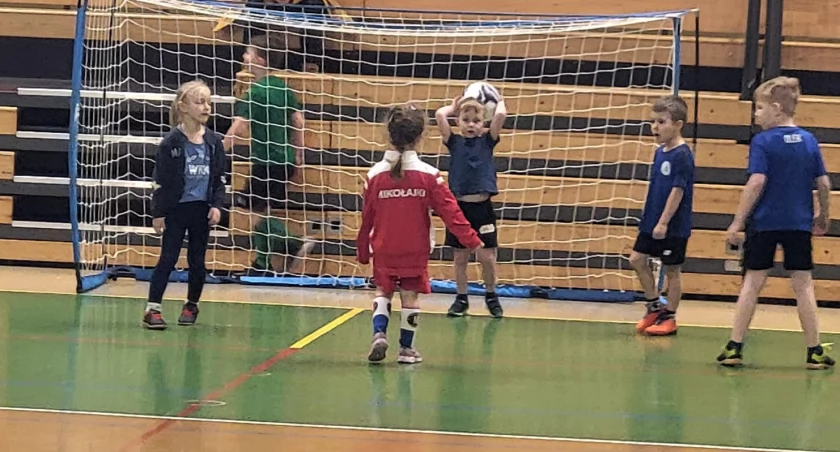 Piłkarskie skrzaty Żagla i Kłobuka zdobywały Kętrzyn