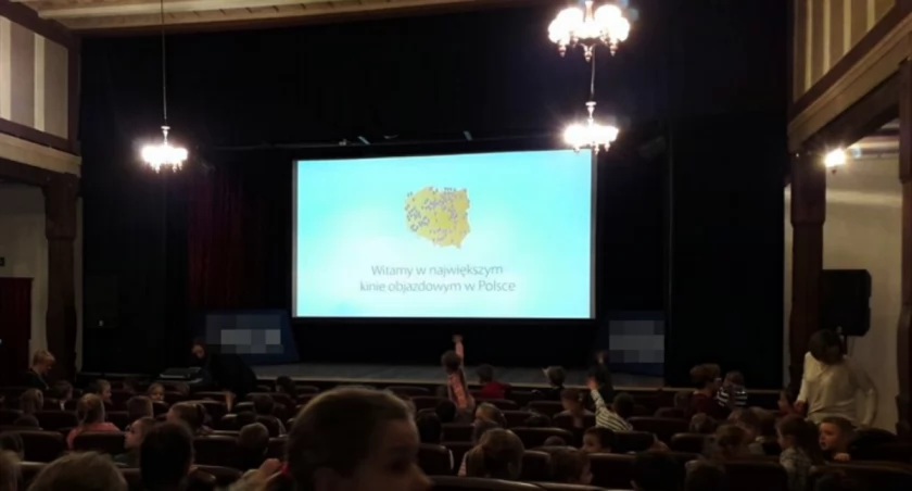 Idę do kina w Mikołajkach! Największe kino objazdowe zajeżdża do żeglarskiej stolicy Polski