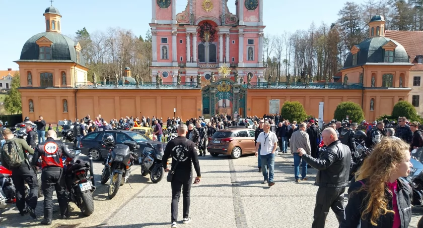 Motocykliści z Mrągowa podtrzymali tradycję. Motoświęconka zaliczona!