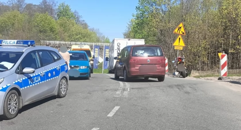 Wypadek na wylocie z Mrągowa. Poszkodowana motocyklistka
