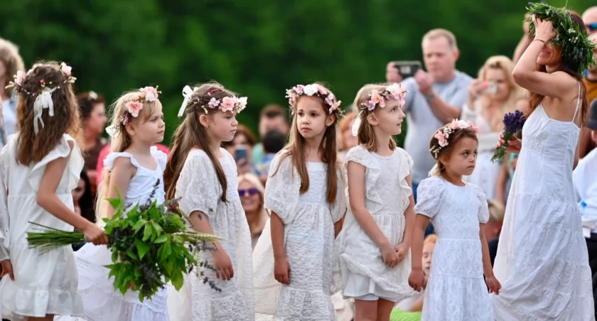 Skwer Jana Pawła II spowije klimat Nocy Świętojańskiej