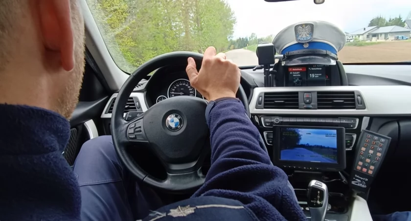 Mrągowo: Nożownik w okolicy szkoły, policja przekazała ważną informację