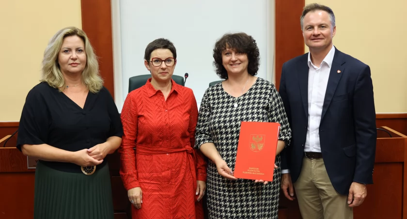 Dwie gminy z powiatu mrągowskiego ze wsparciem marszałka na walkę z bezdomnością zwierząt domowych