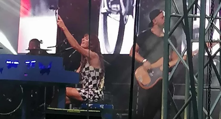 Sylwia Grzeszczak z zespołem – magnesem na Dniach Mrągowa