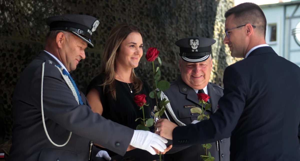 Członkowie Stowarzyszenia Tradycji Wojska Polskiego z Niezapominajkami!