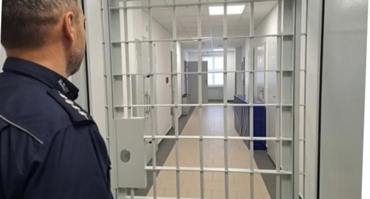 W wakacje okradziono turystę na plaży w Mrągowie. Teraz policja zatrzymała sprawców