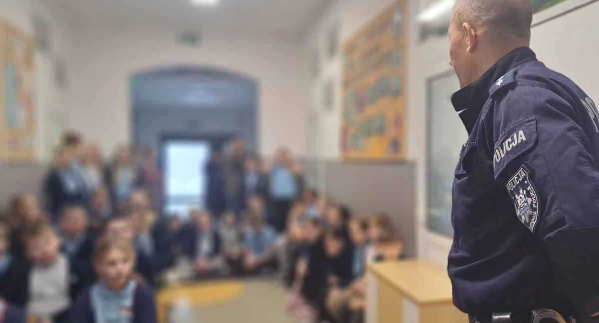 Policjanci przypominają o zasadach bezpieczeństwa w czasie ferii
