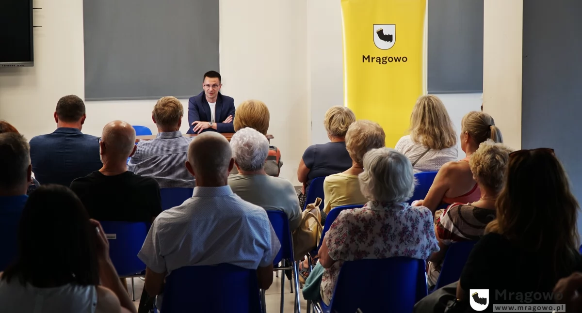 Porozmawiajmy o strefie płatnego parkowania – burmistrz zaprasza mieszkanców Mrągowa