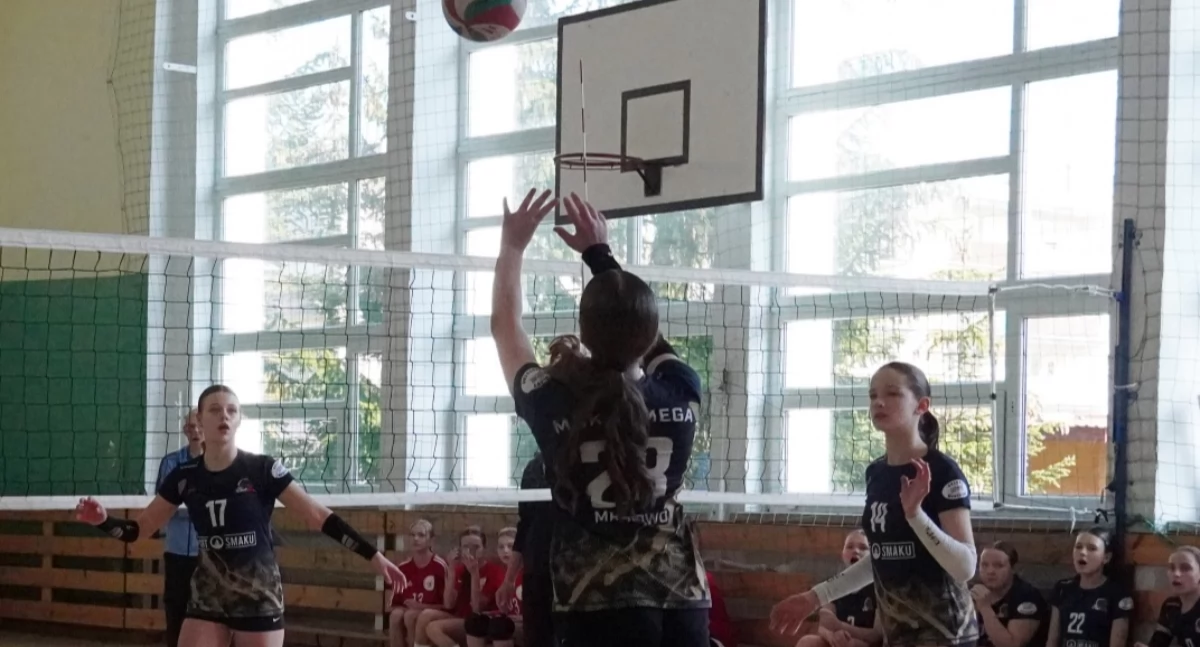Siatkarskie emocje w Mrągowie! Uczennice SP4 w półfinale wojewódzkim!