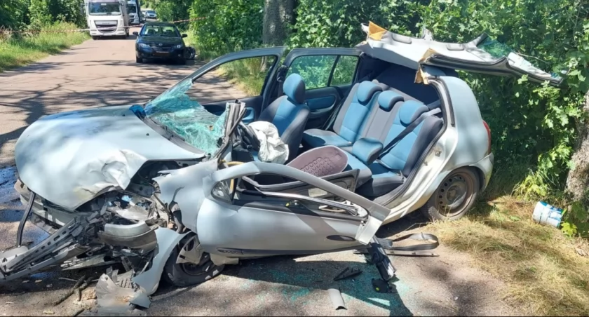 Groźny wypadek na trasie Wymysły–Kiersztanowo. Kobieta trafiła do szpitala