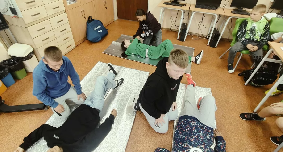 Światowy Dzień Pierwszej Pomocy w Szkole Podstawowej w Bożem – uczymy się ratować życie