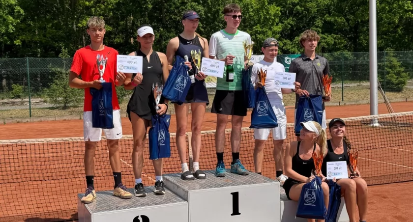 Tenisista z Mrągowa dwa razy na podium. Sukces Tomasza Płocharczyka w Mazury Kids Cup
