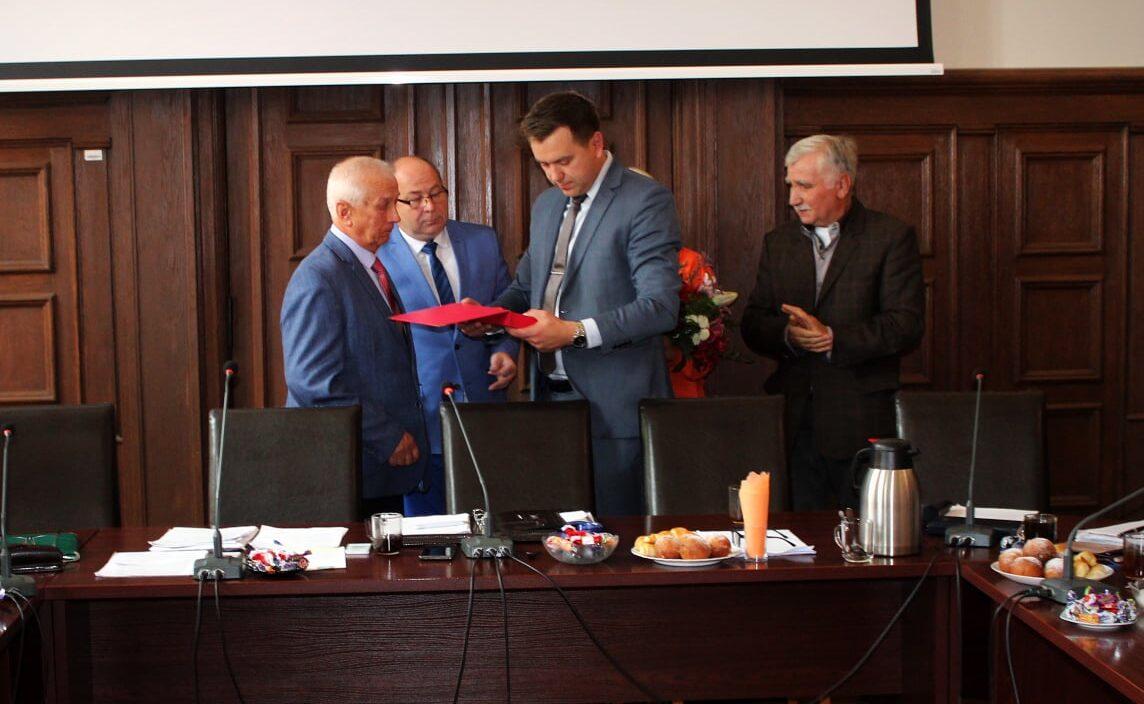 Radni gminni pożegnali dyrektora Kossakowskiego. Jego miejsce zajmie Ewa Ptak