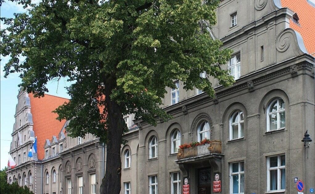Urząd otwiera się na interesantów, ale zasady sanitarne nadal obowiązują