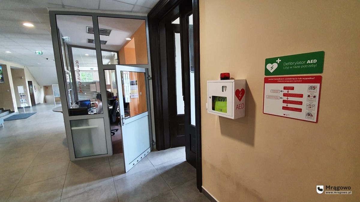 To urządzenie może uratować twoje życie. Mrągowo stawia na defibrylatory