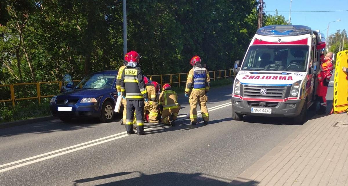 Mrągowo. Pieszy pod kołami passata