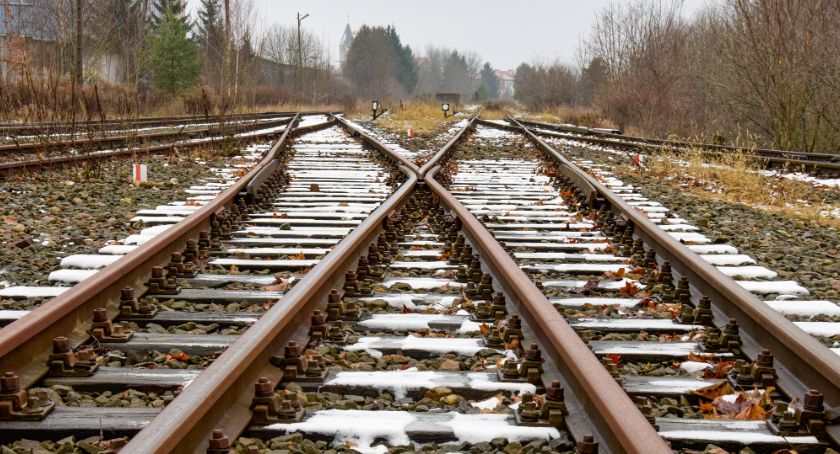 Pociąg do Mrągowa odjechał właśnie z peronu? Powrót linii nr 223 coraz bardziej wątpliwy