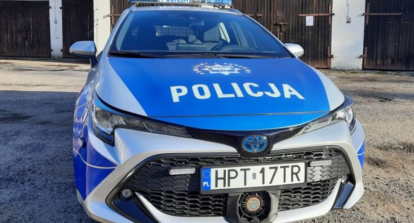 Młodego poniosła brawura? 22-letni kierowca bmw próbował uciec przed policyjnym patrolem