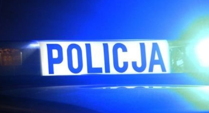 Nocny pościg ulicami Mrągowa - kierowca punto potrącił policjanta i uciekł