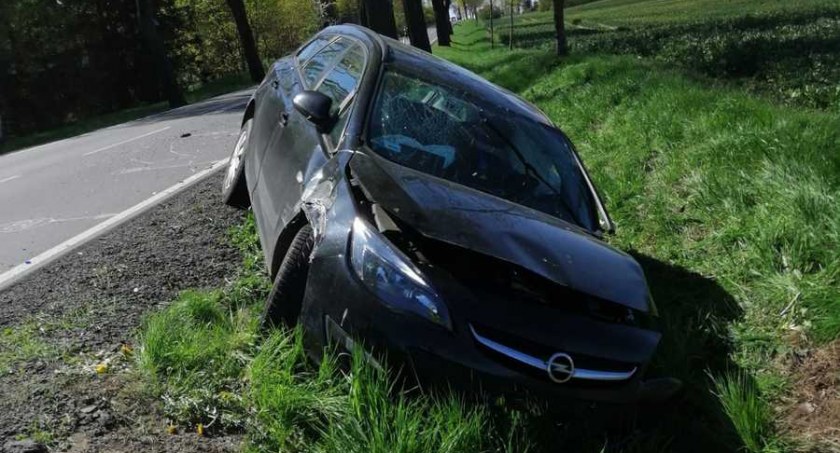 Policja wyjaśnia przyczyny wypadku na trasie Nawiady - Piecki