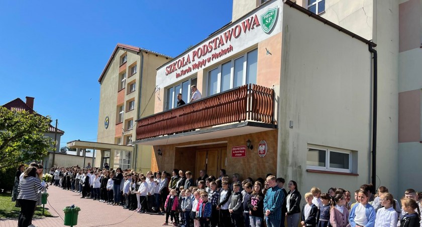 Dzień patrona w Szkole Podstawowej im. Karola Wojtyły w Pieckach [GALERIA]