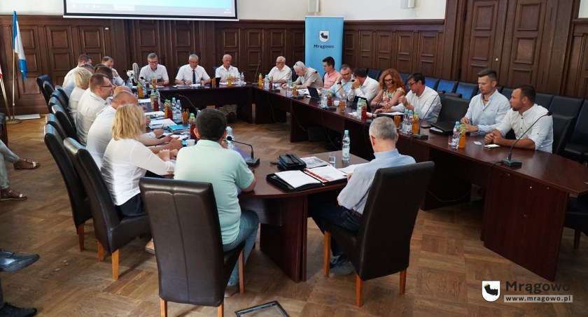 Przepchane absolutorium i wotum zaufania