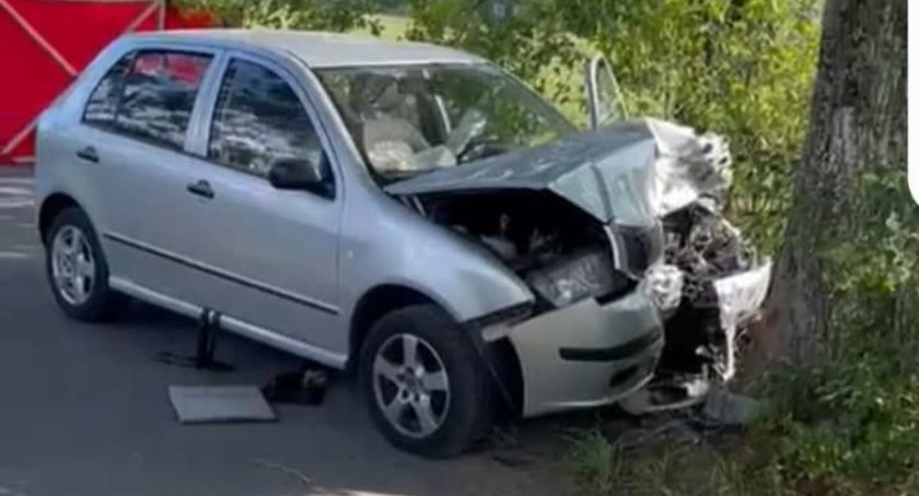 Wypadek na trasie Rosocha-Krutyń - nie żyją dwie osoby, dwie z ciężkimi obrażeniami trafiły do szpitala