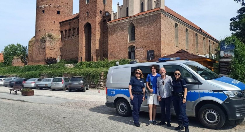 Amerykański producent filmowy zgubił telefon - policja namierzyła go koło Warpun