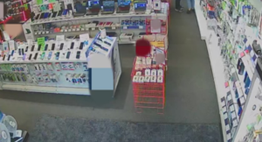 Mrągowo: Kolejna osoba połaszczyła się na perfumy