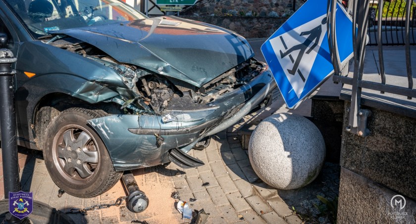 Wypadek w Mikołajkach - dwie osoby w szpitalu