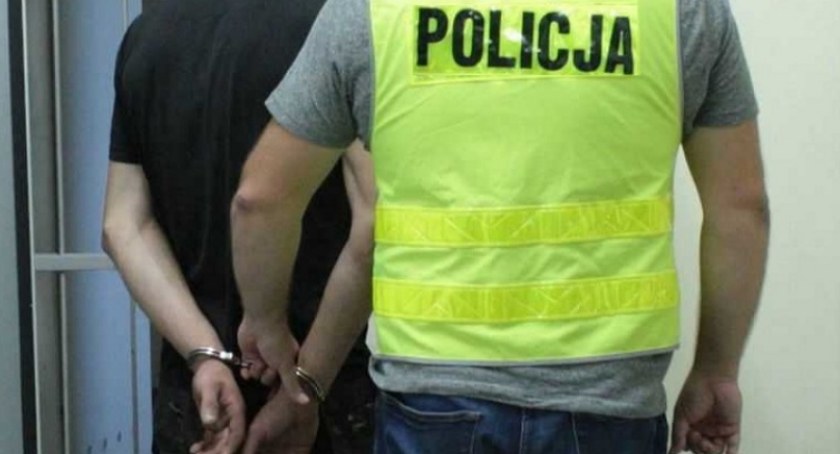 Piecki: Poszukiwany 33-latek wpadł, kiedy wynosił ze sklepu tani alkohol