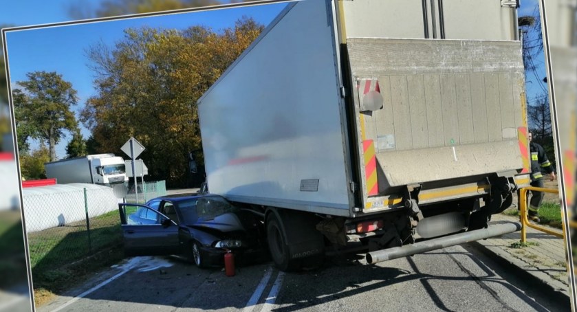 Wypadek w Starych Kiełbonkach - w BMW jechały trzy osoby w tym małe dziecko