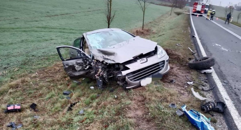Wypadek koło Zalca - obaj kierowcy trafili do szpitala 