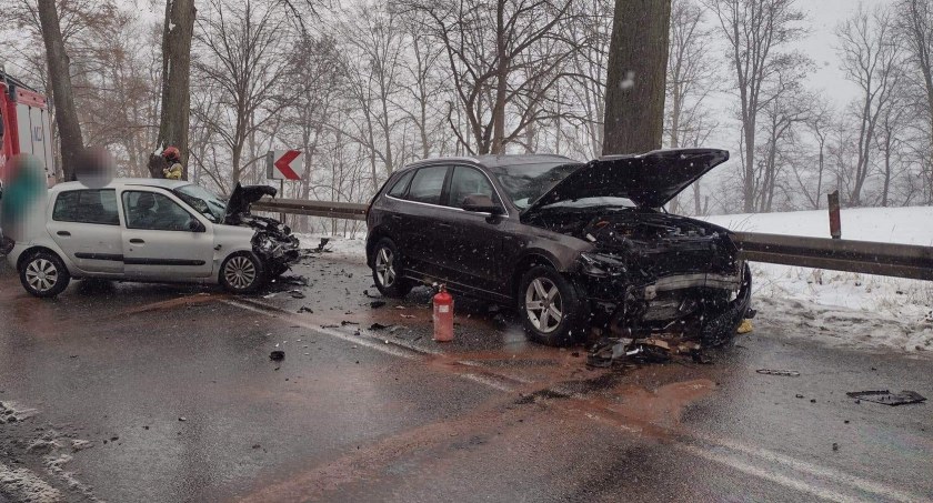 Wypadek na trasie Kętrzyn - Mrągowo - dwie osoby poszkodowane