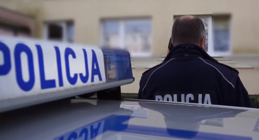 Dzielnicowi z Piecek pomogli zagubionemu 58-latkowi