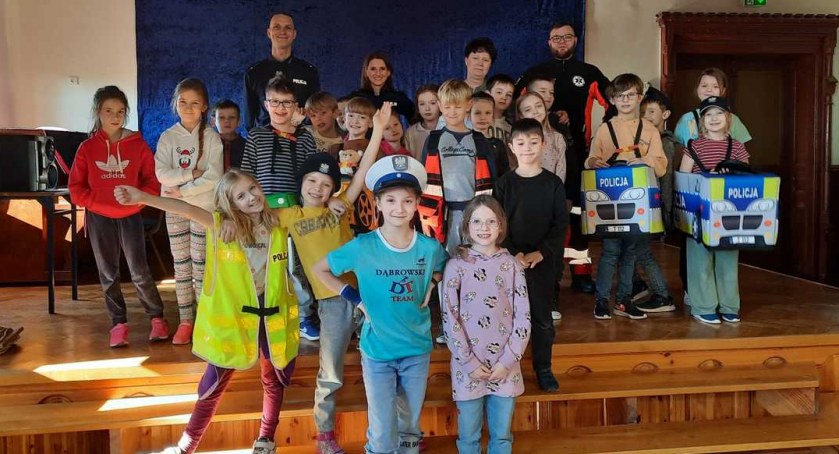 Maluchy z Mrągowa bawiąc się poznawały zasady bezpieczeństwa
