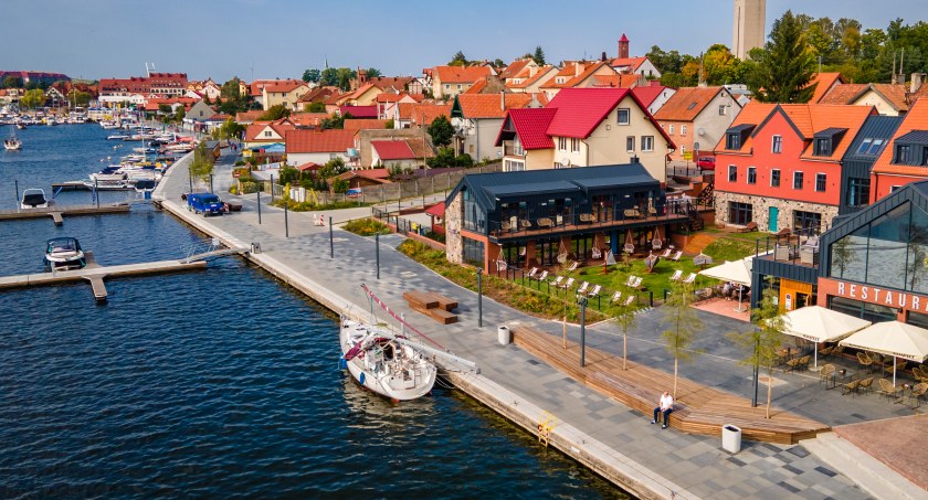 Promenada w Mikołajkach czeka na twój głos - plebiscyt Supermiasta i Superregiony na ostatniej prostej
