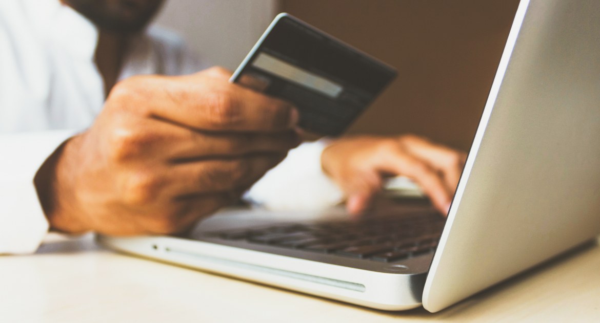 Jak szybko pozbyć się niepotrzebnych rzeczy? Portal z darmowymi ogłoszeniami przychodzi z pomocą