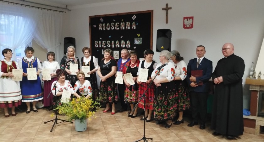 Koszoły: Muzyka ludowa żyje w Koszołach - relacja z niezwykłej biesiady, która zjednoczyła miłośników