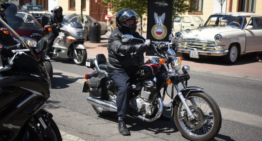 Sezon motocyklowy rozpoczęty. Św. Krzyś na placu Wolności