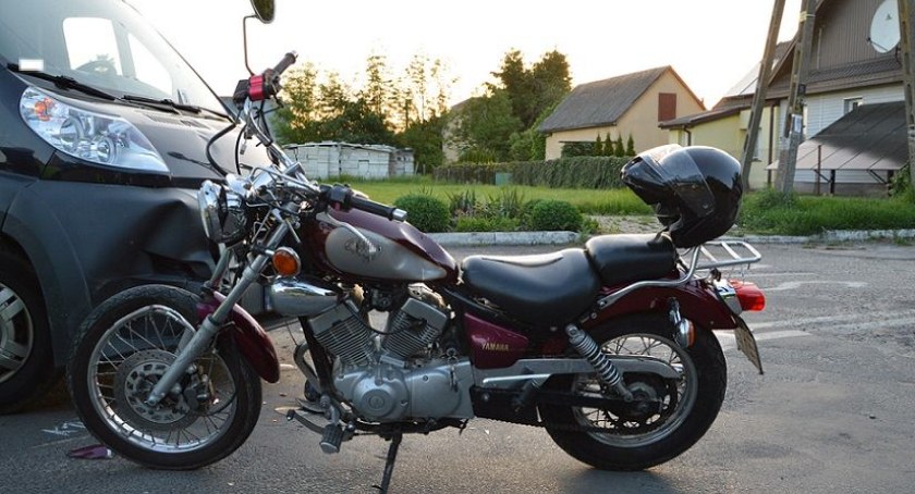 Kodeń: Jedna osoba w szpitalu. Kierowca busa zajechał drogę motocykliście 