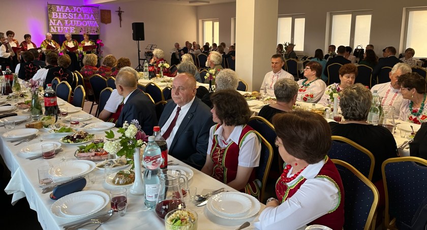 Łomazy: Majowa Biesiada pełna radości i śpiewu w Łomazach