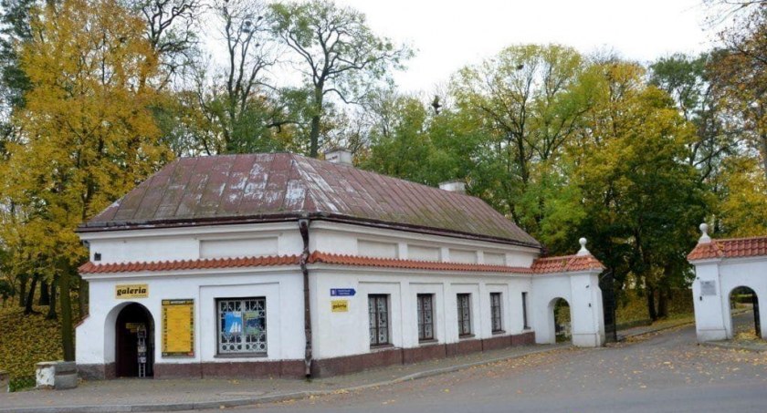 Biała Podlaska: Wyjątkowa wystawa artysty Piotra Pasiewicza - niezwykłe połączenie różnych mediów