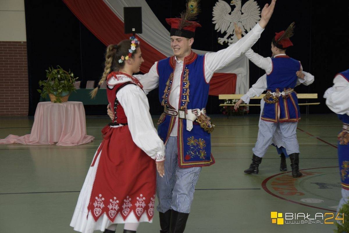 Miejskie prezentacje taneczne tańca narodowego