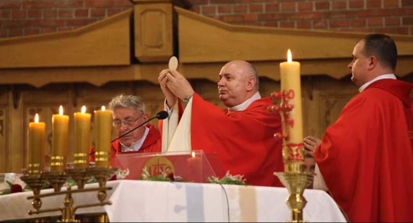 Ksiądz proboszcz Owsianka odchodzi z Sankturaium. Będzie nowy wlodarz parafii