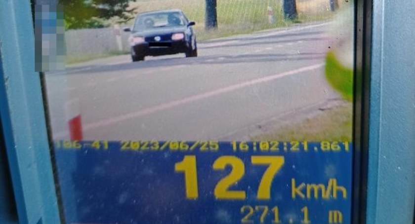 Powiat bialski: Rekordzista jechał 127 km/h. Recydywista dostał cztery tysiące mandatu
