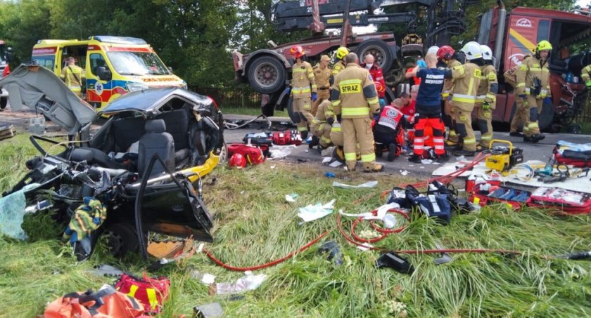 Gmina Rossosz: Czołowe zderzenie śmiertelne w skutkach. 38-latek zmarł